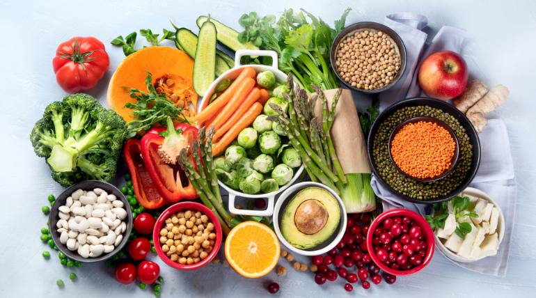 dietas-de-base-vegetal-especialmente-vegetarianas-e-veganas-estao-associadas-a-um-risco-inferior-de-cancro