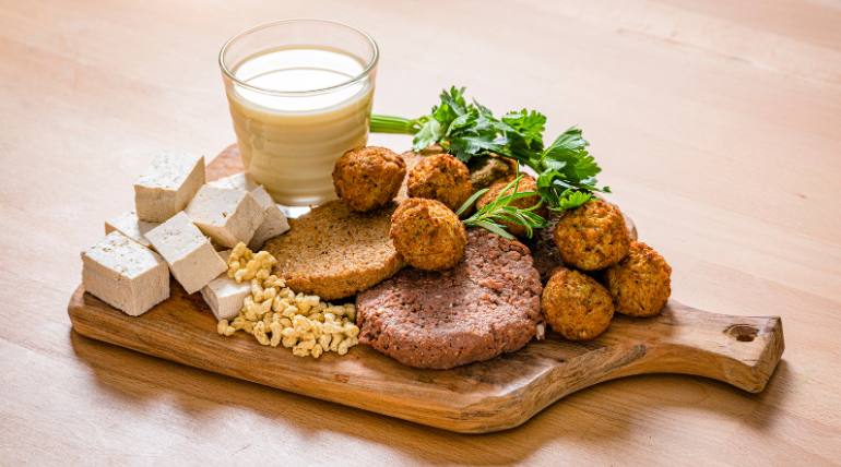 mesmo-em pequenas-quantidades-substituir-carne-vermelha-e-processada-por-produto-vegetais-podera-diminuir-o-risco-de-cancro-colorretal